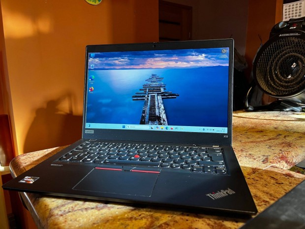 Lenovo Thinkpad X13 - Ryzen3 4450U, SSD, Full HD