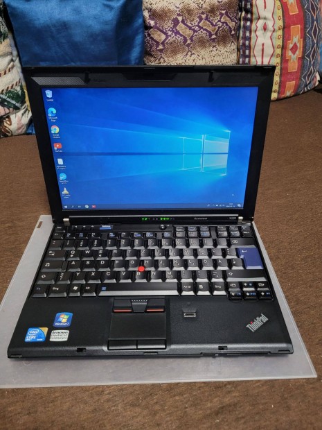 Lenovo Thinkpad X201 kis laptop/i5, 6GB, 320GB, 12.1", 1.5 rs akku/