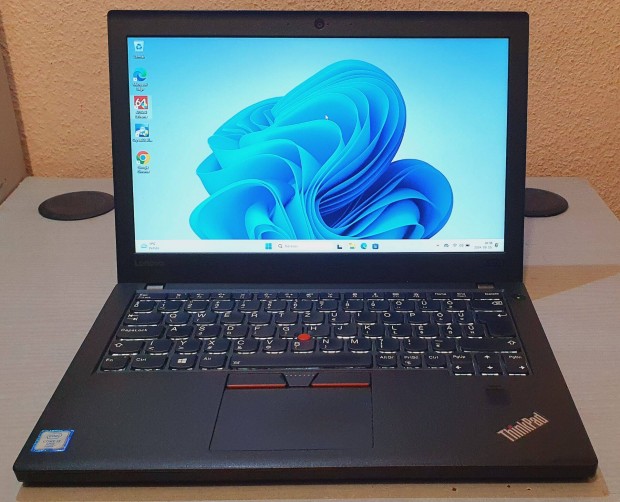 Lenovo Thinkpad X270 i5-6300U 8GB 240GB SSD HDMI webkam 6h+ akku