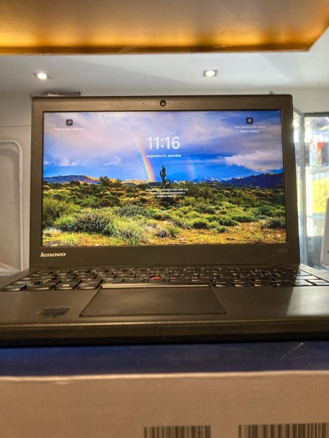 Lenovo Thinkpad: i5, 8GB, 256GB SSD,világító bill., gyári töltő