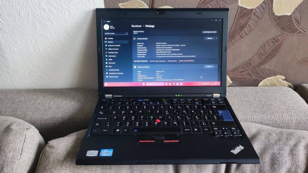 Lenovo X220 laptop + dokkol elad!