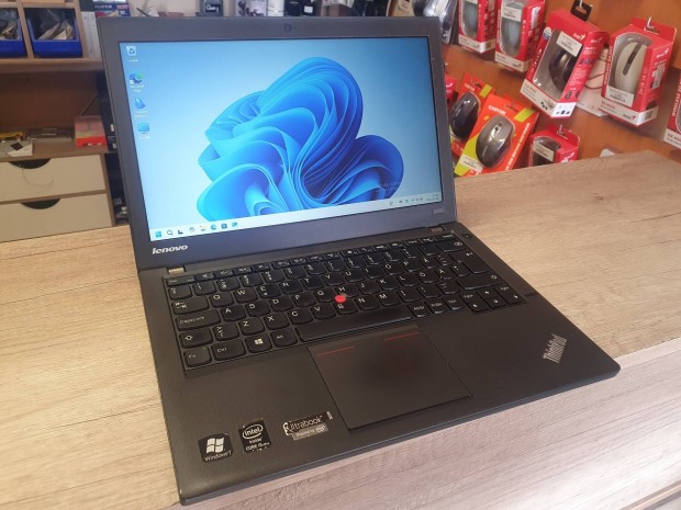 Lenovo X240 Core i5 8Gb Ram 128Gb SSD Garancival