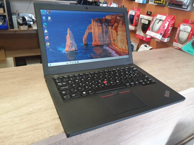 Lenovo X270 rintkijelzs laptop Core i5 