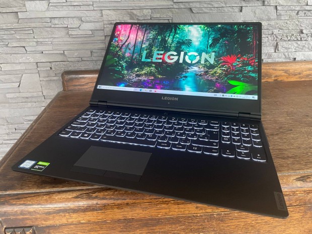Lenovo Y540 magyar gamer laptop/i5-9300H/16Gb ram/Gtx1650 4Gb/144Hz