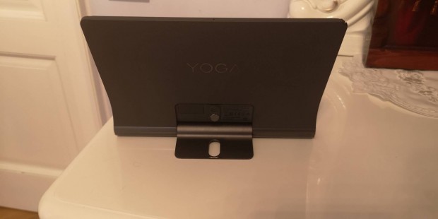 Lenovo Yoga elad