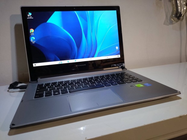 Lenovo i5 laptop olcsón (8gb - 500gb - Geforce 840m - jó akku)