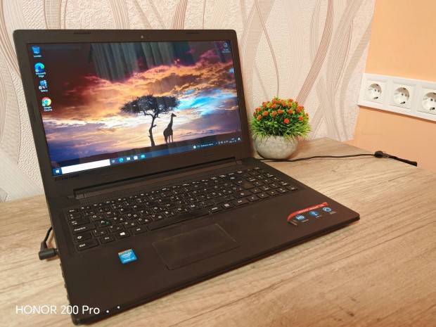 Lenovo ideapad 100 I3 500GB 4GB ram, win 10 pro aktivlt! 