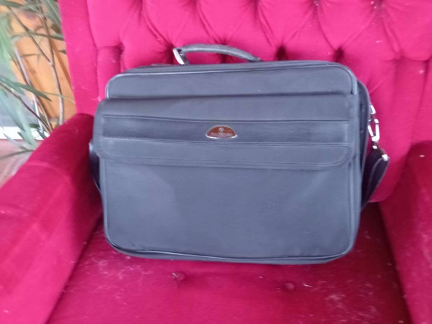 Lenovo laptop s Samsonite laptop tska