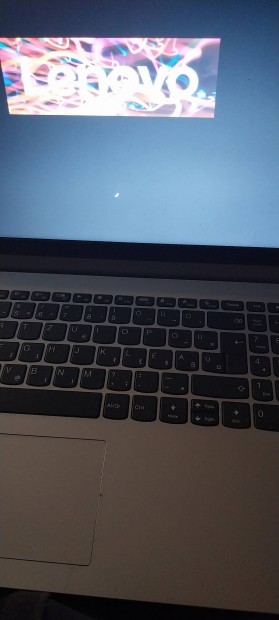 Lenovo laptop uj