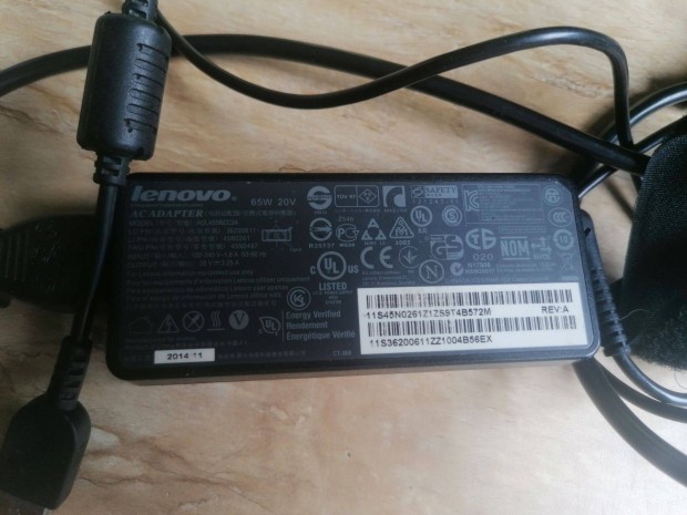 Lenovo laptophoz adapter elad!