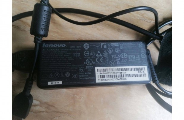 Lenovo laptophoz adapter elad!