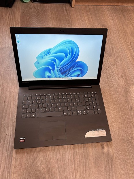 Lenovo notebook Win11 AMD-A10 8Gb 256Gb 15,6Fhd