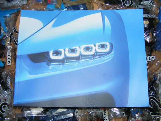 Lepin 42083 Bugatti Chiron 3600db Technic kompatibilis j