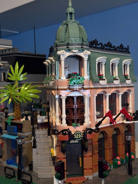 Lepin (LEGO) Boutique Hotel (10297) Butik Hotel (2022)