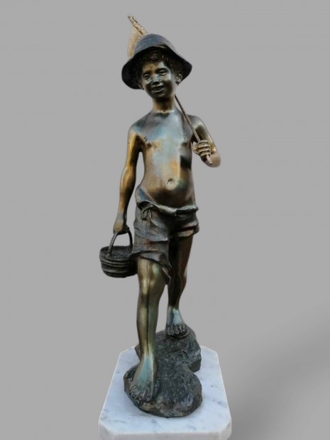 Lepkefog gyermek rz szobor - 42 cm