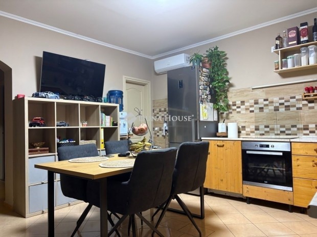 Leps�nyi 80 nm-es h�z elad�