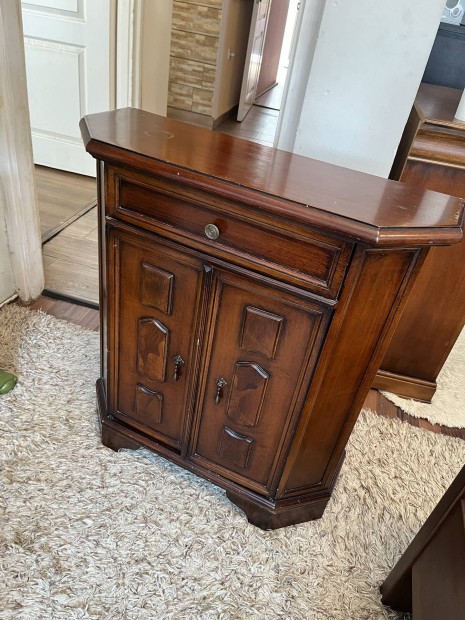 Lerak� fa angol szekr�ny 80/ 26x73 cm bp.17 ker