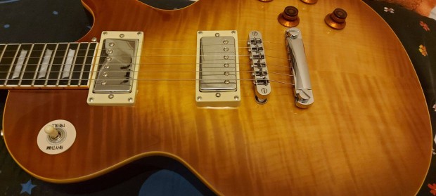 Les Paul forma elektromos gitr