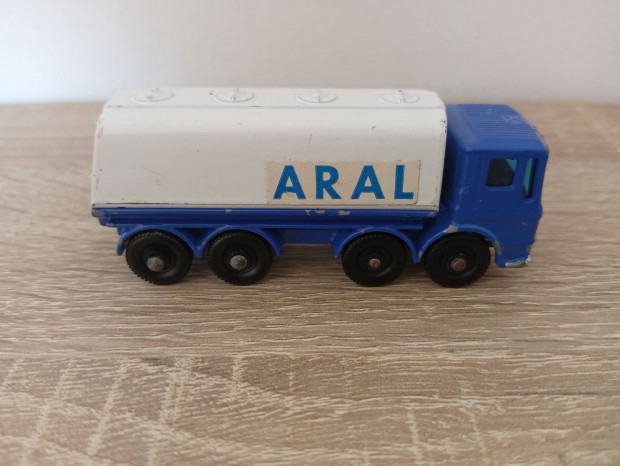 Lesney Matchbox RW 32 Leyland Petrol Tanker "Aral"