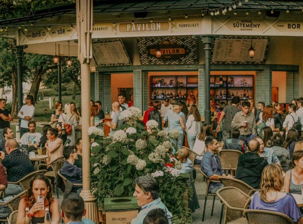 Leszed�/poharas munkat�rsat keres a V�rosligeti Pavilon Kert!