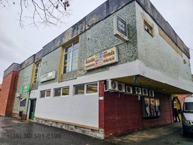 L�tav�rtes abszol�t k�zpontj�ban, 591 m2-es �ruh�z elad�