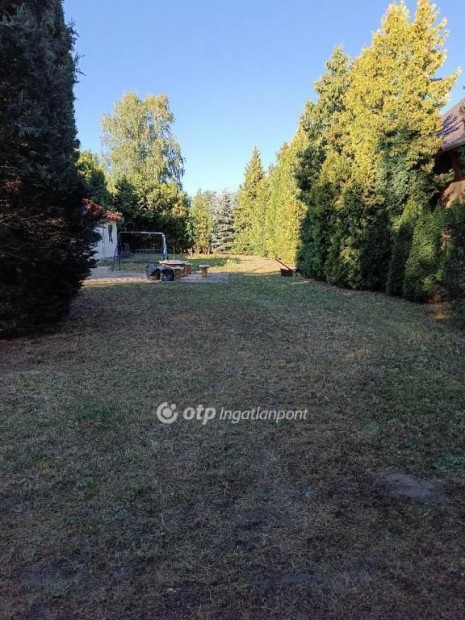 Leveleki 140 nm-es h�z elad�