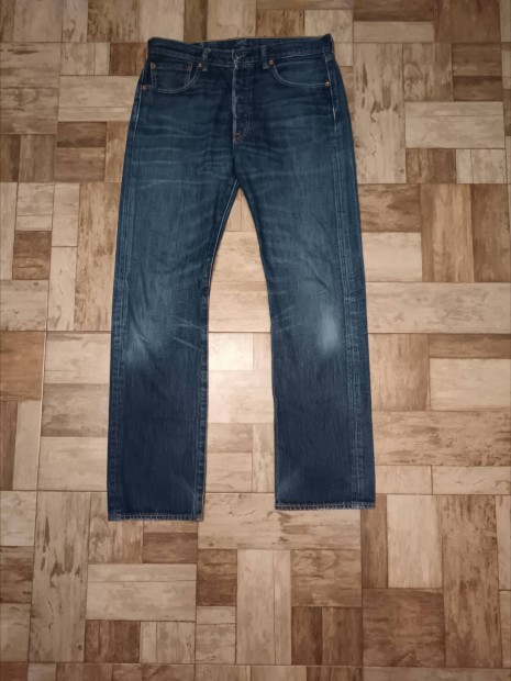 Levi Strauss & Co. 33 32