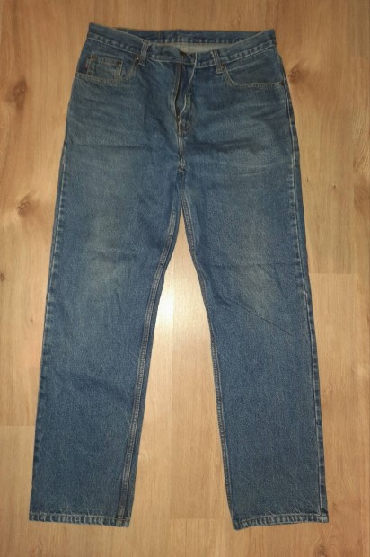 Levis 501 gombos farmernadrg 