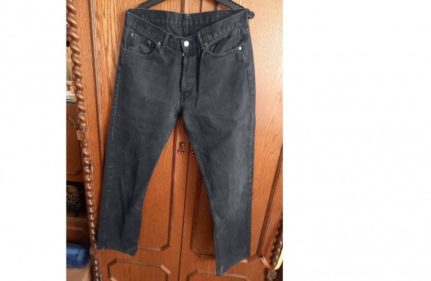 Levis farmer fekete
