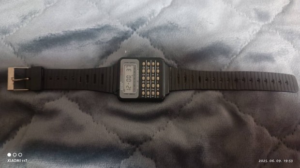 Levis lcd karóra. Működik, elég ritka darab. Posta