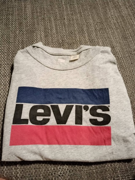 Levis rvid ujj pl