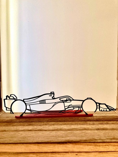 Lewis Hamilton Mercedes-AMG F1 W13 asztali aut dekorci, modell