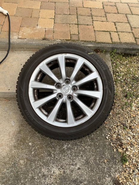 Lexus 17" felni garnitúra, téligumival