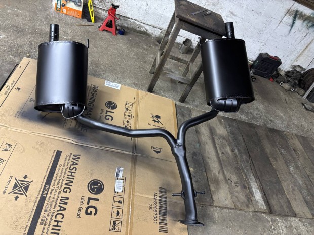 Lexus Gs450h kipufog� elad�