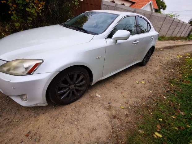 Lexus Is220d bonts 