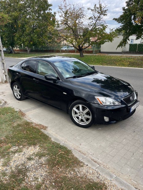 Lexus Is 220D elad