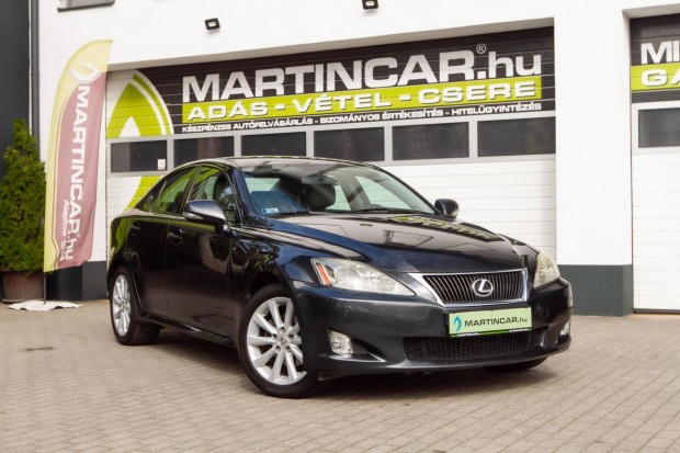 Lexus Is 220d Leather&Navigation Dark Grey Meta...