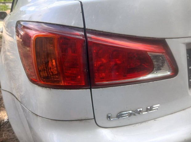 Lexus Is 220d face lift bal hátsó, külső lámpa