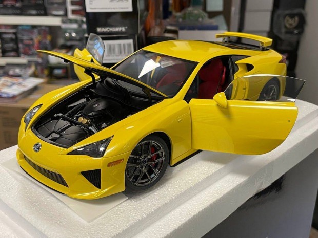 Lexus LFA 2012 Pearl Yellow 1:18 1/18 Autoart Composite 78854