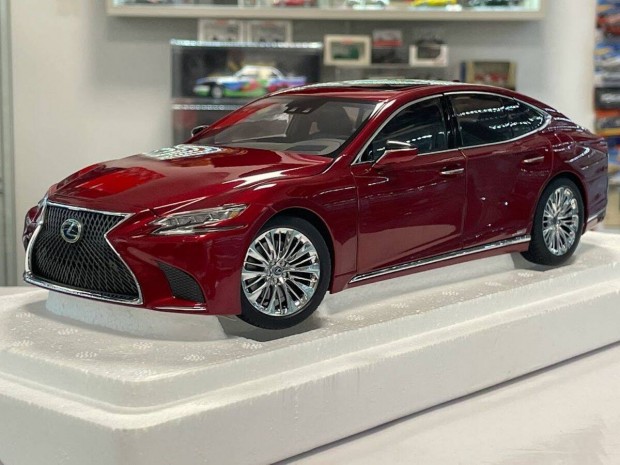 Lexus LS500H 2018 1:18 1/18 Autoart Composite 78869