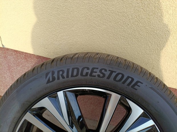 Lexus Lbx gy�ri r18' alufelni garnit�ra t�li gumival 