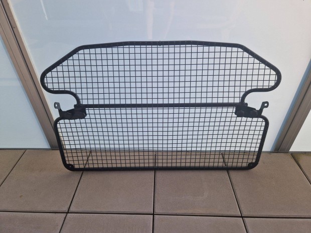 Lexus NX300h csomagt�r kutyar�cs