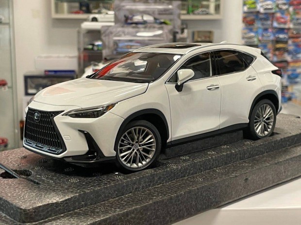 Lexus NX450h 2022 1:18 1/18 Kyosho 08968Q