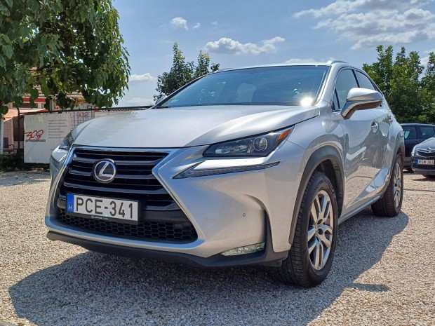 Lexus NX 300h Executive Special Edition CVT 1.5...