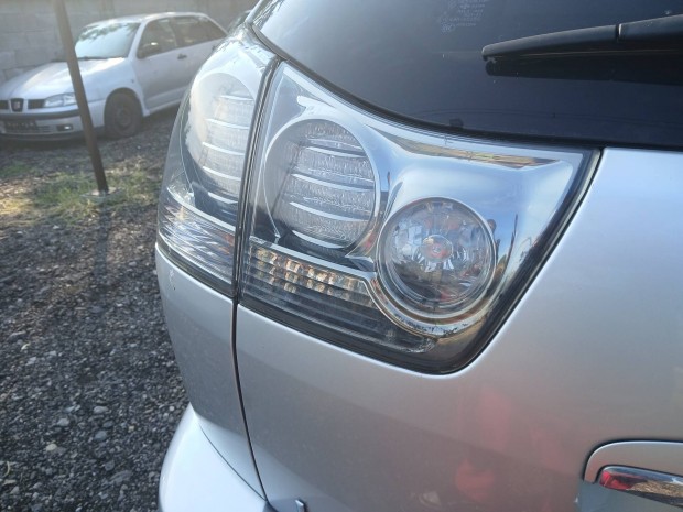 Lexus RX 400h bal hátsó, belső lámpa