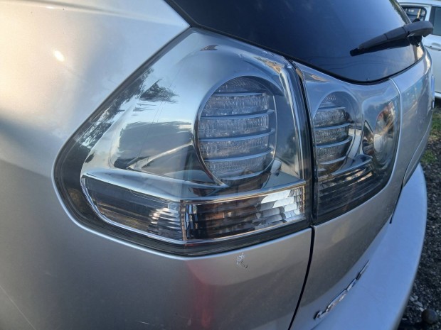Lexus RX 400h bal hátsó, külső lámpa
