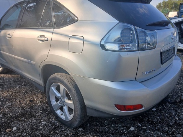 Lexus RX 400h bal hátsó vágott negyed