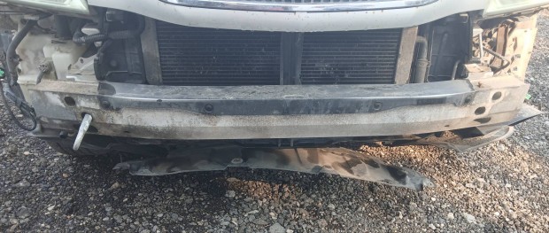 Lexus RX 400h első lökhárító merevítő