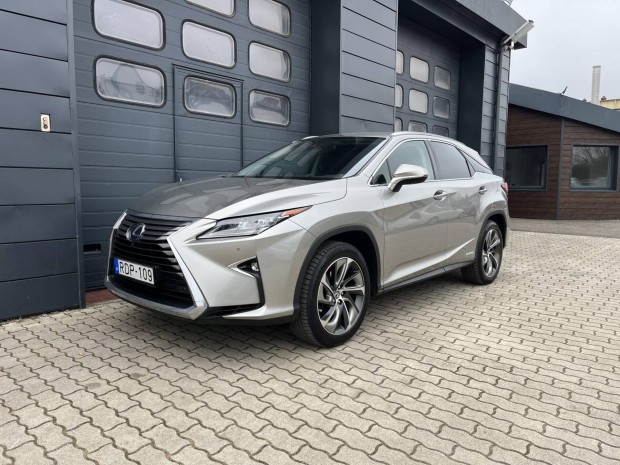 Lexus RX 450h Luxury e-CVT Szervizk�nyv / 1.TUL...