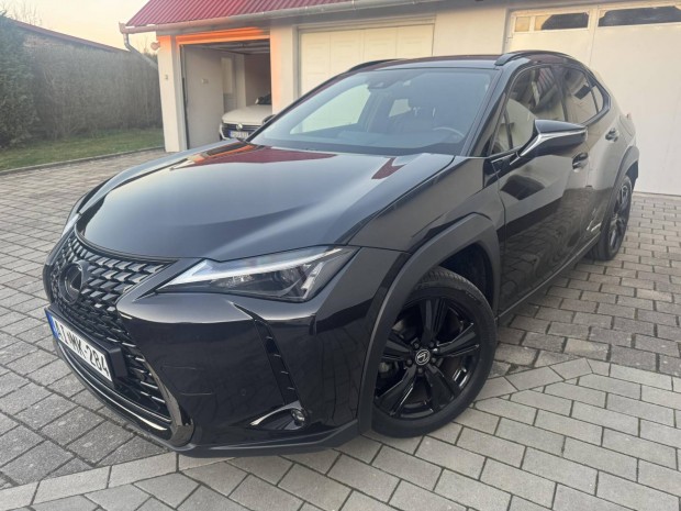 Lexus UX 250h Prestiege CVT Black Edition! Fris...